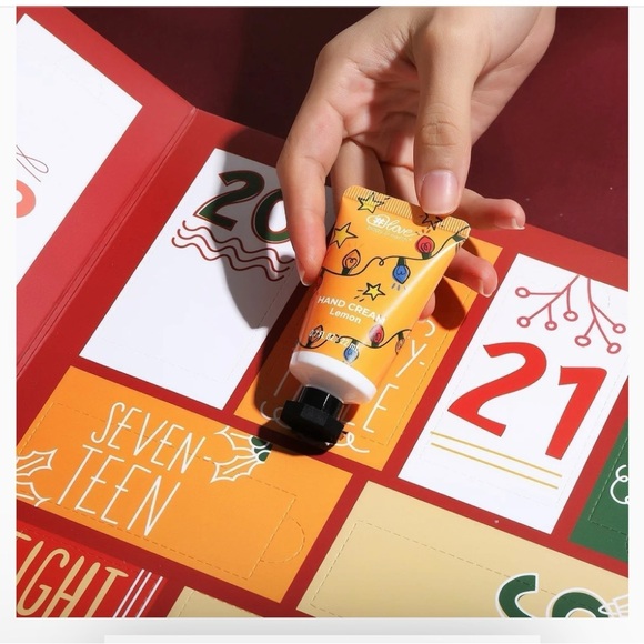 Body & Earth Advent Calendar 24 pc set. - Picture 8 of 10
